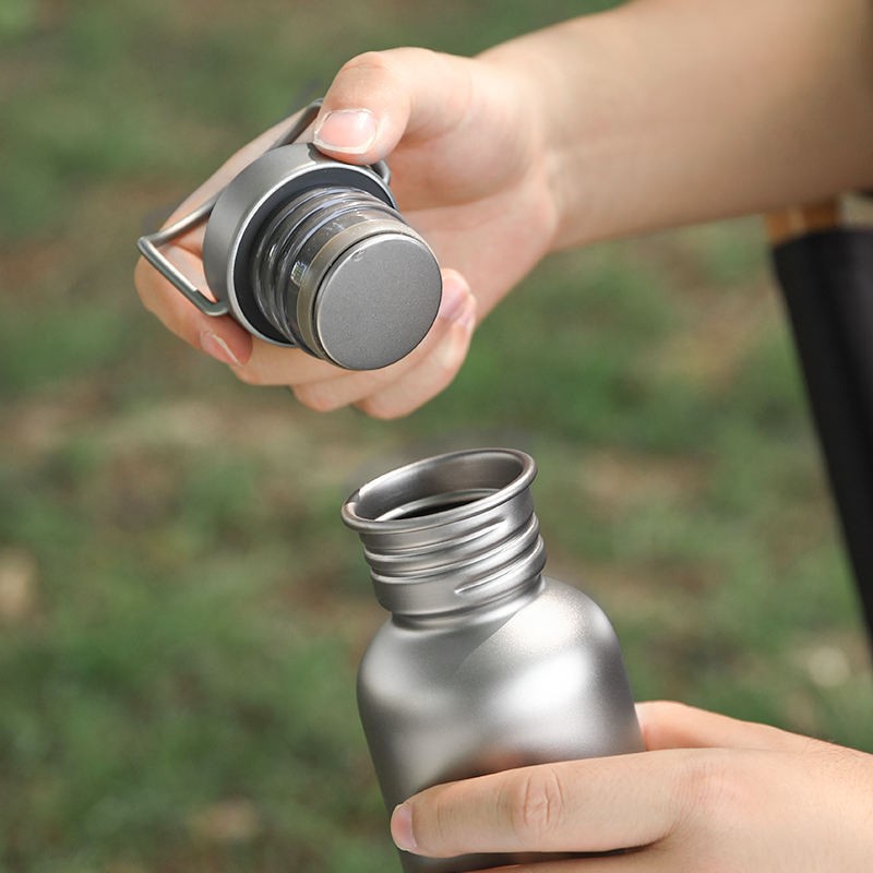 Leak-proof lid design