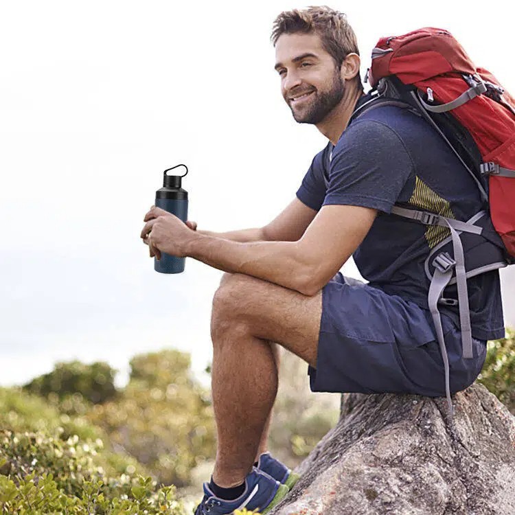 Travel drinkware