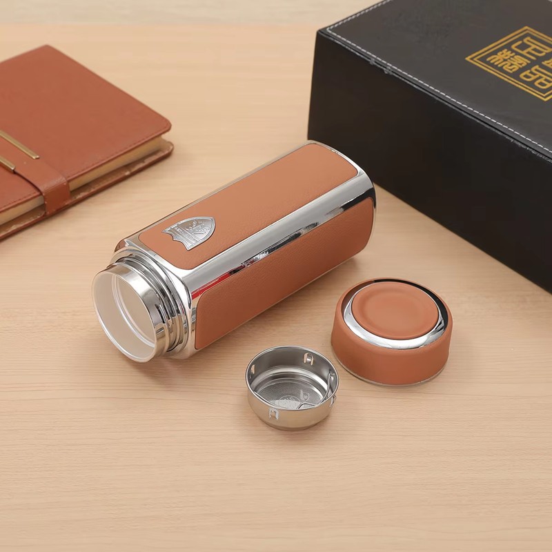 tea-infusing insulated cup